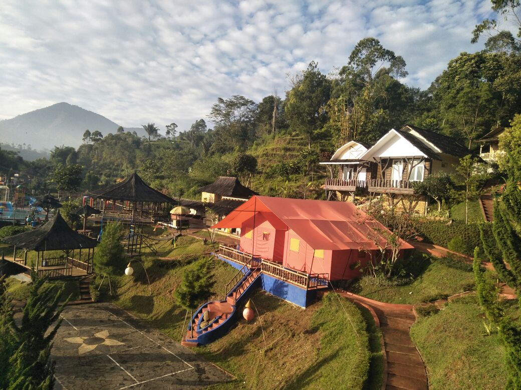 Keseruan Menginap di Glamping Barusen Hills Ciwidey | Destinasi Bandung