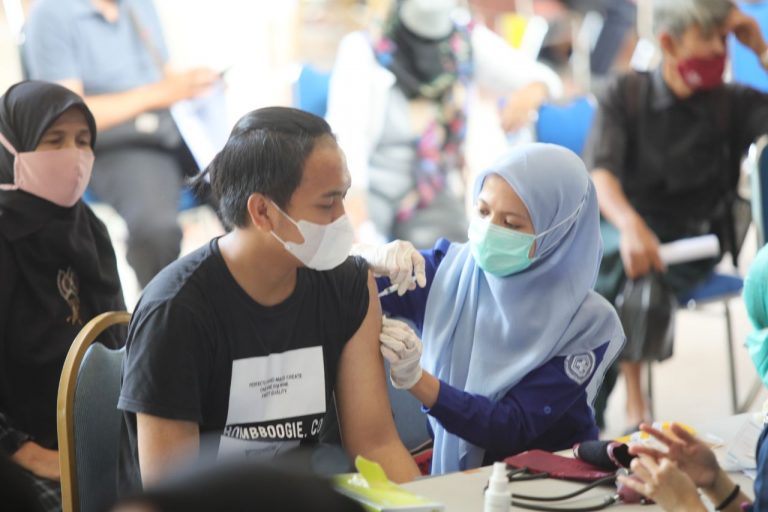 Pemkot Bandung Kerjasama dengan Kampus, Mal hingga Tempat Wisata Menggelar Vaksinasi Booster